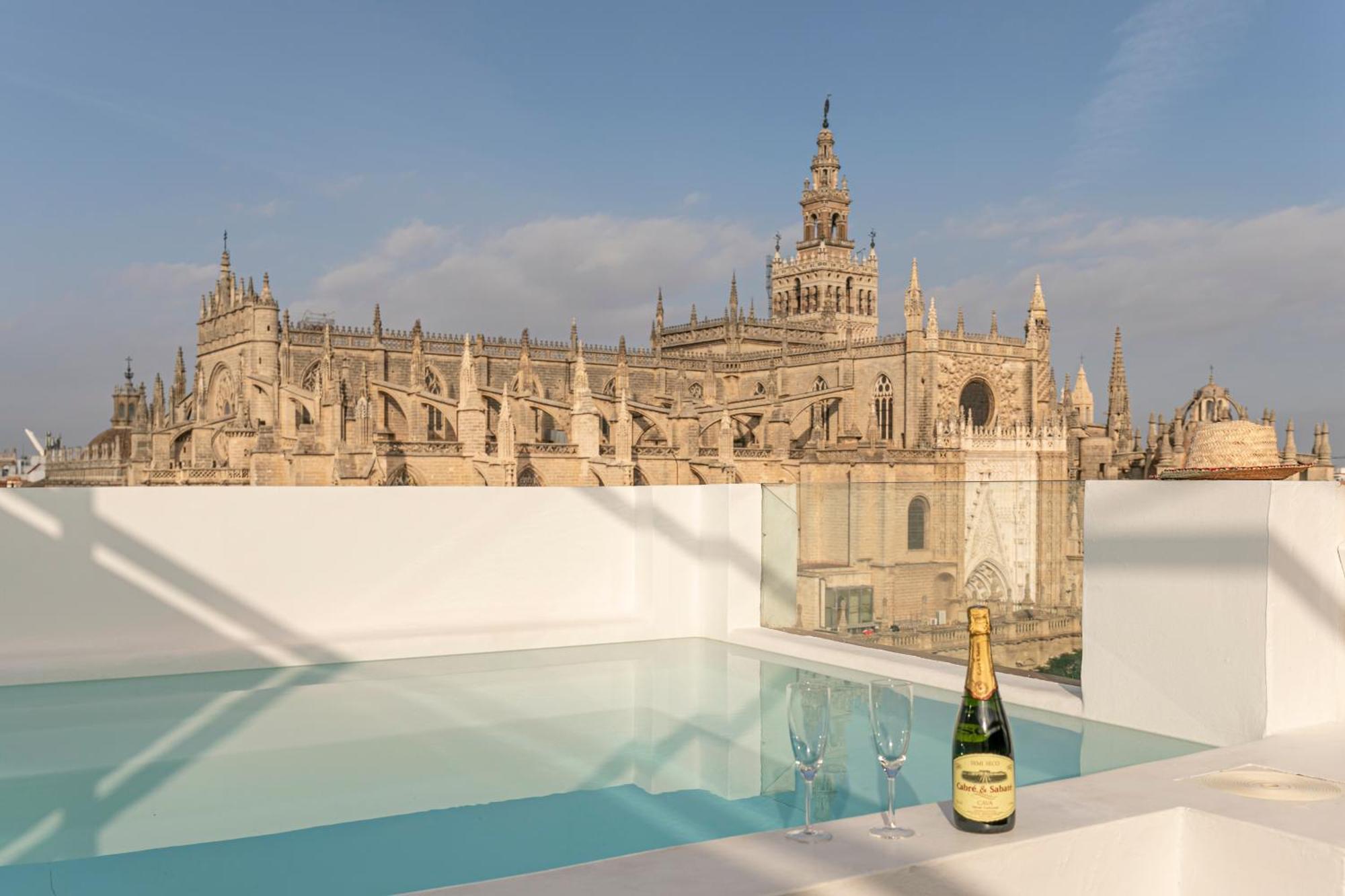 Isg Apartments Modern Atticpool At The Cathedralfree Parking Sevilla Exterior foto