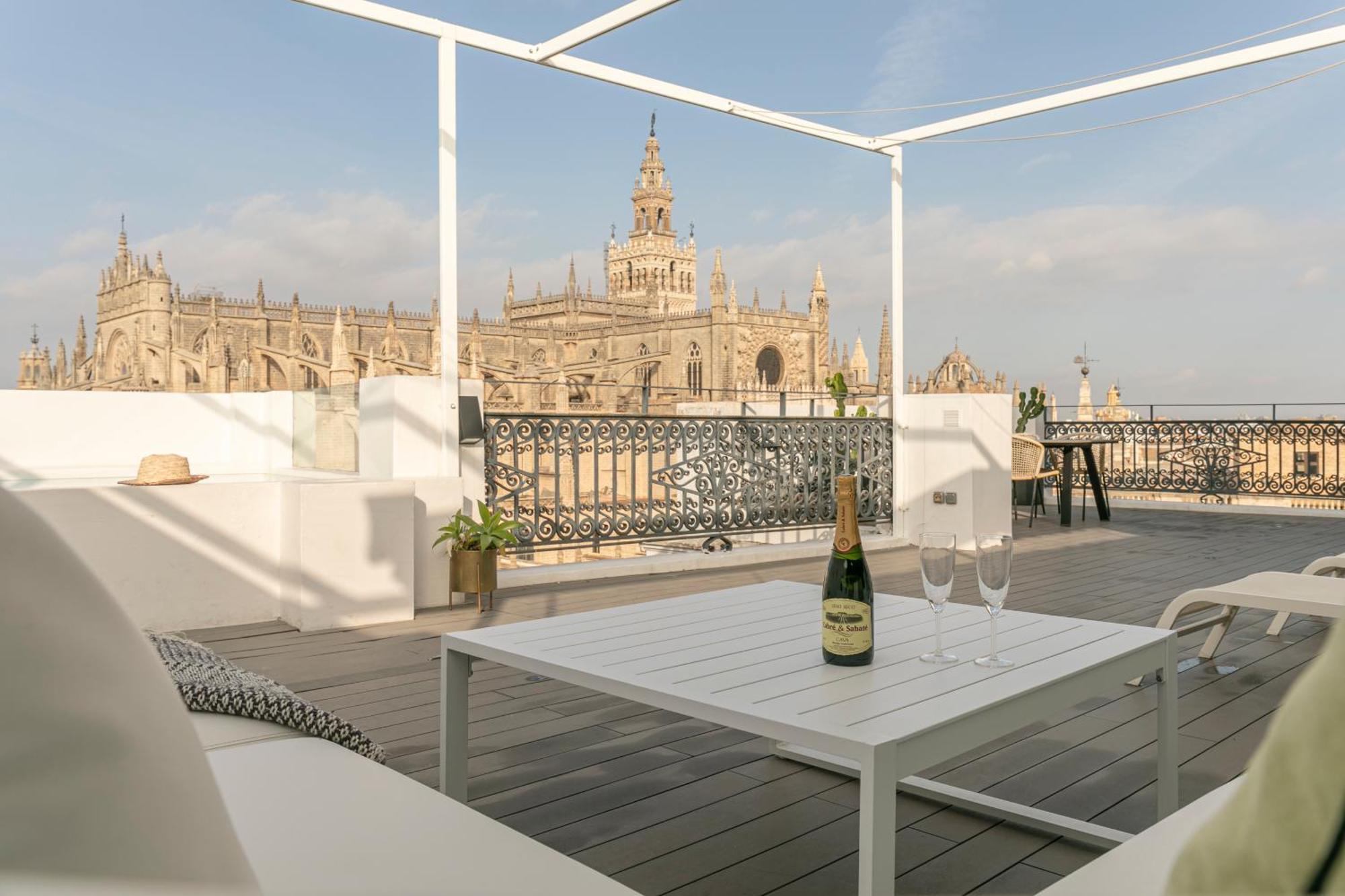 Isg Apartments Modern Atticpool At The Cathedralfree Parking Sevilla Exterior foto