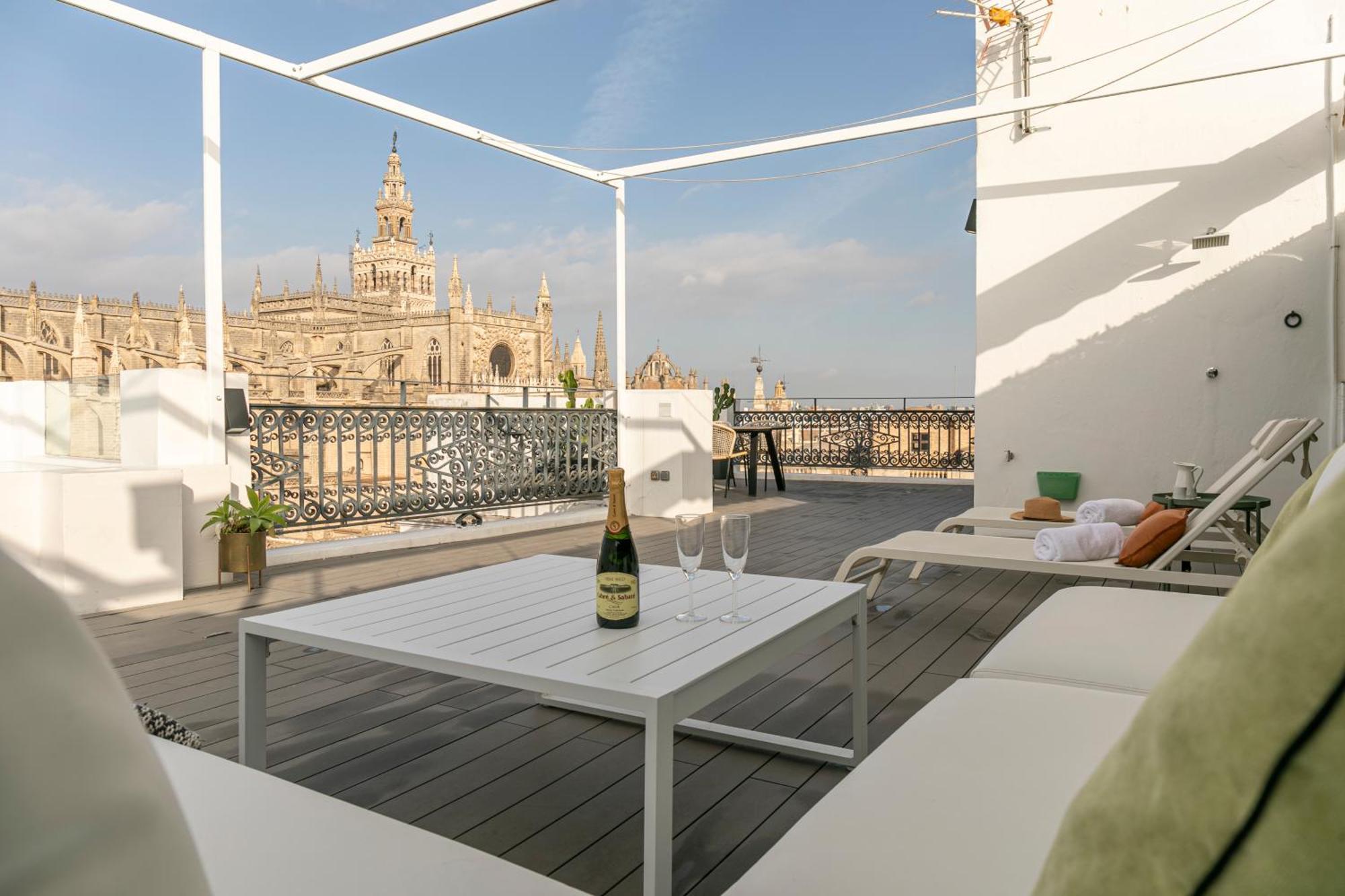 Isg Apartments Modern Atticpool At The Cathedralfree Parking Sevilla Exterior foto
