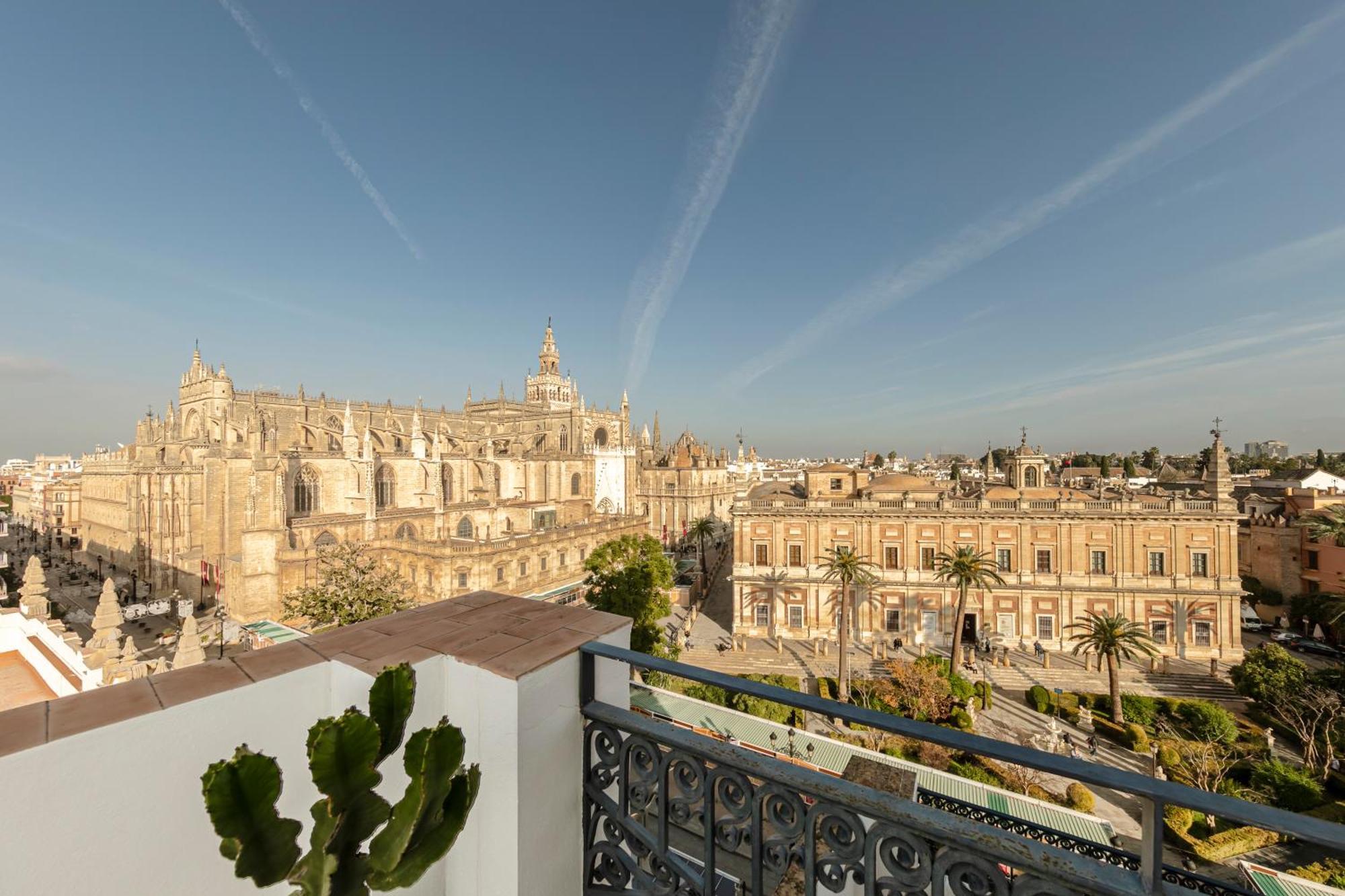 Isg Apartments Modern Atticpool At The Cathedralfree Parking Sevilla Exterior foto