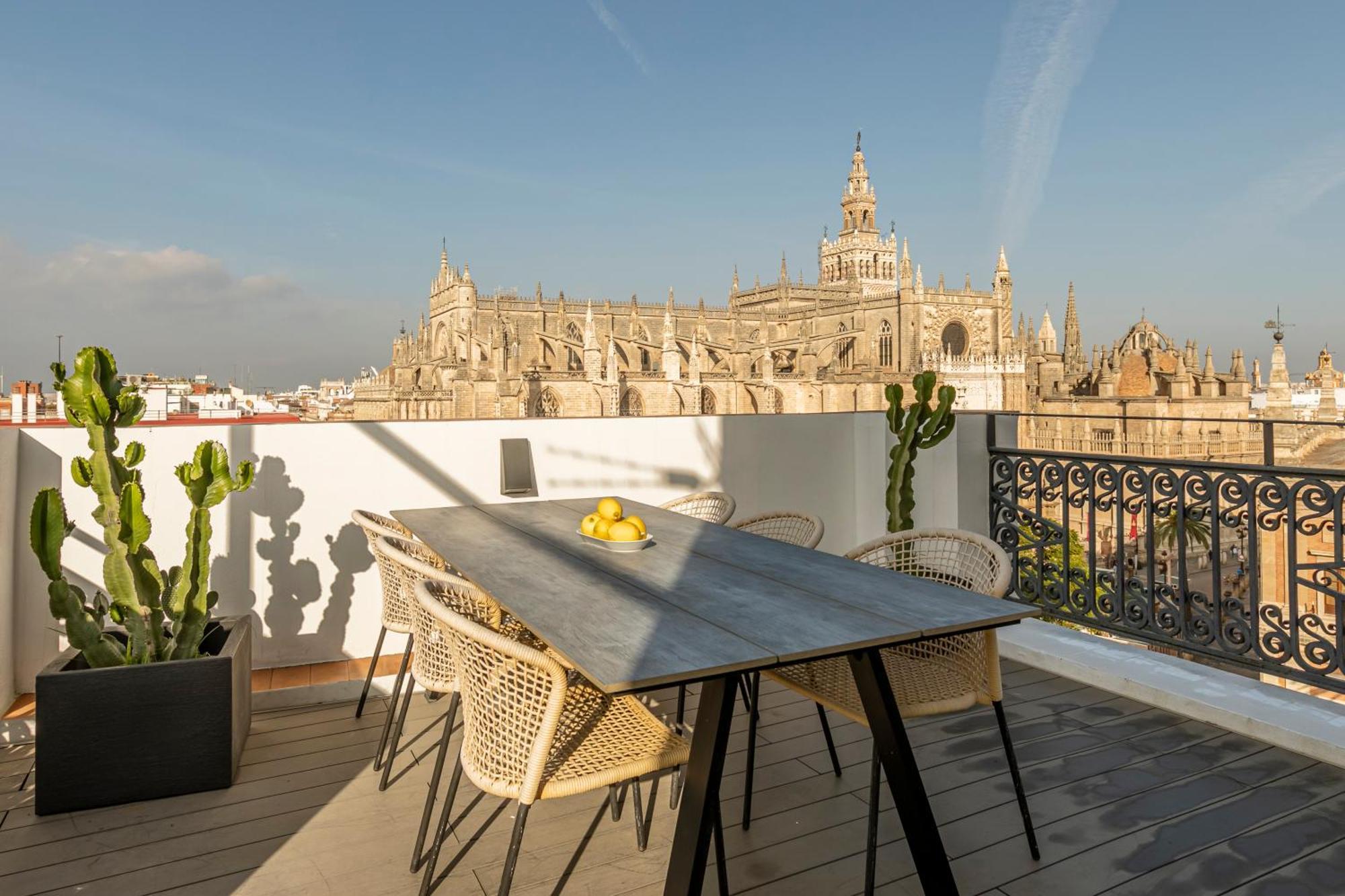 Isg Apartments Modern Atticpool At The Cathedralfree Parking Sevilla Exterior foto