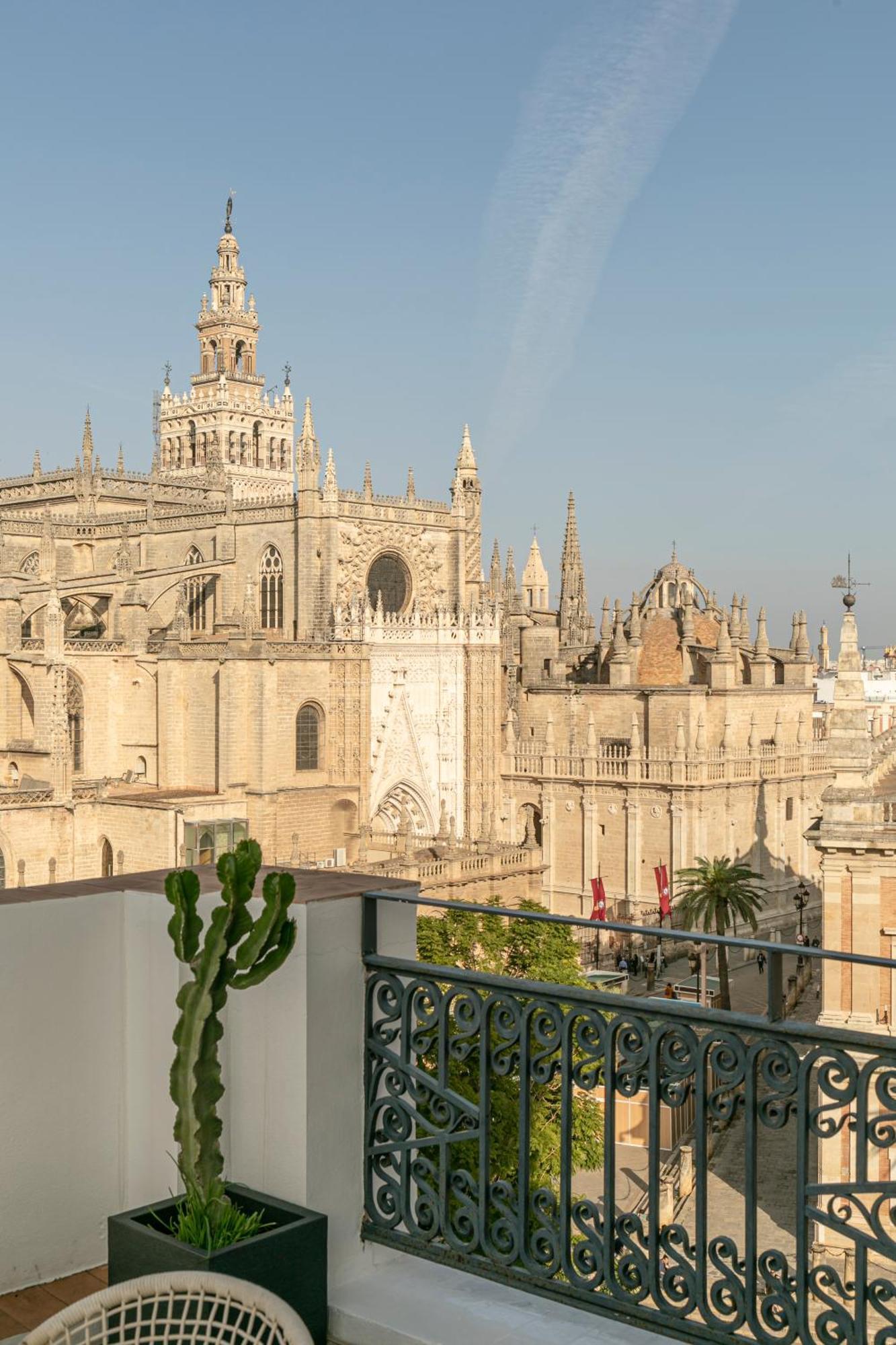 Isg Apartments Modern Atticpool At The Cathedralfree Parking Sevilla Exterior foto