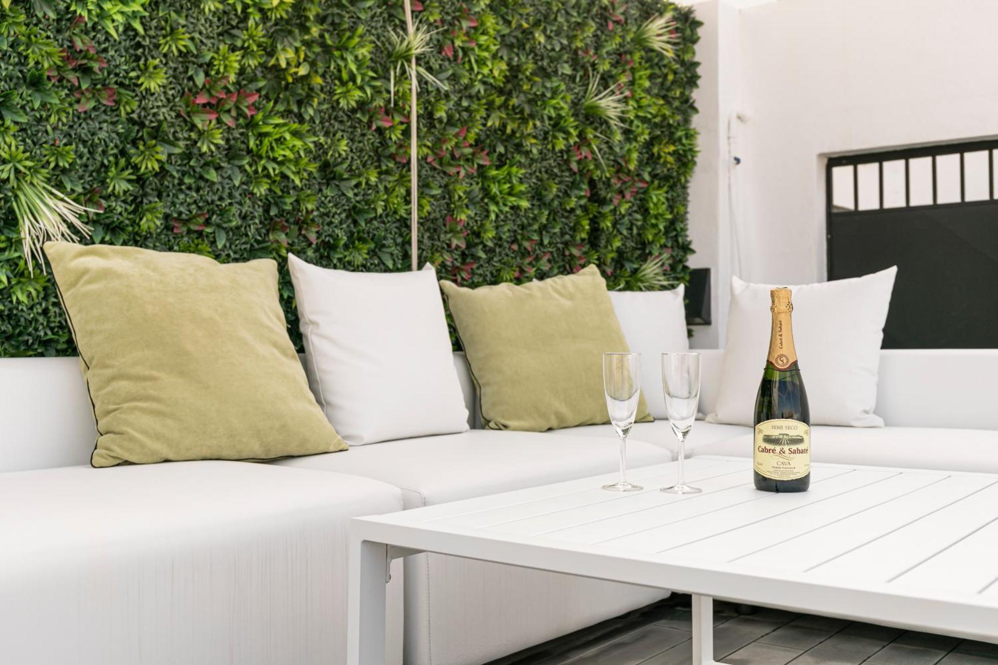 Isg Apartments Modern Atticpool At The Cathedralfree Parking Sevilla Exterior foto