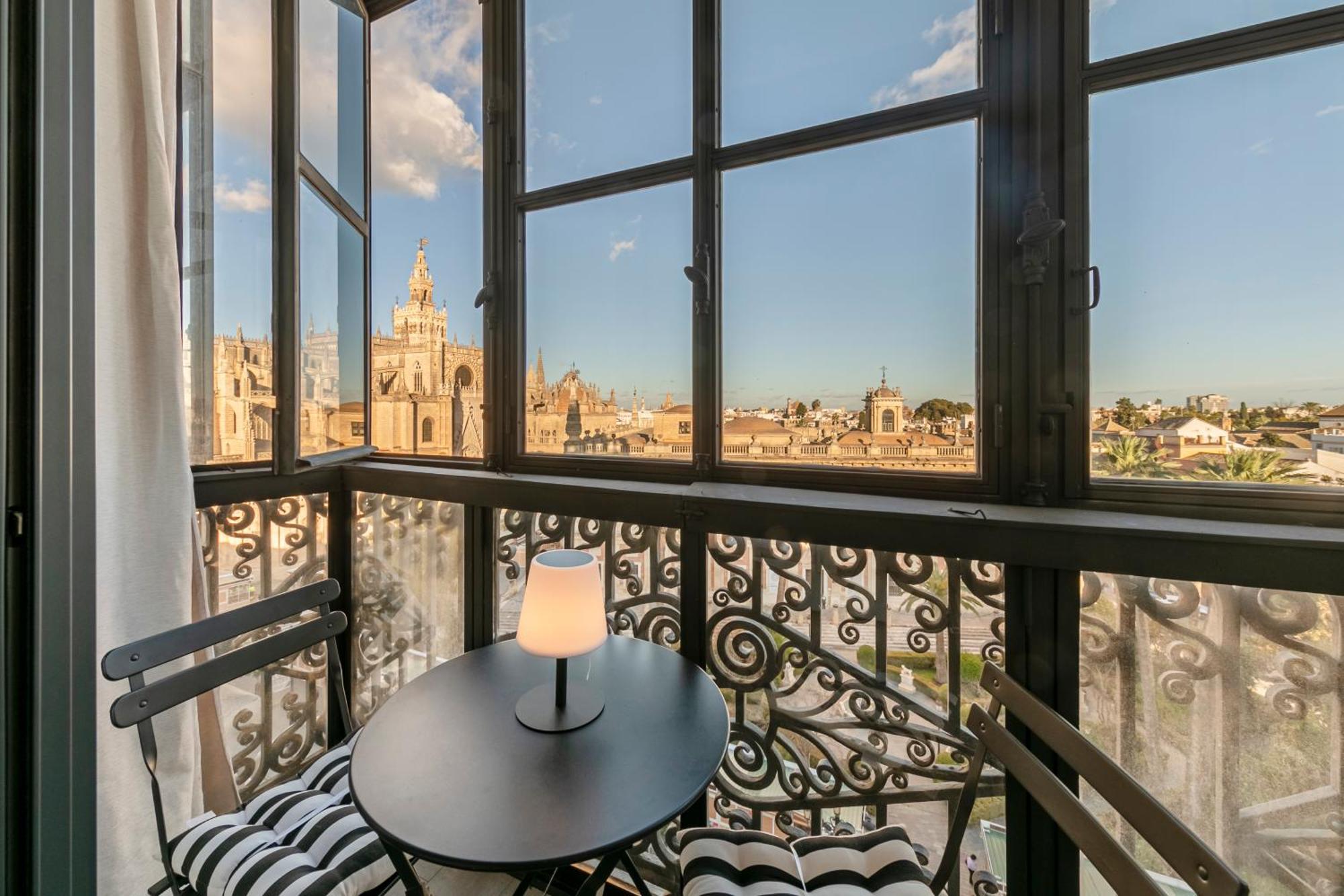 Isg Apartments Modern Atticpool At The Cathedralfree Parking Sevilla Exterior foto