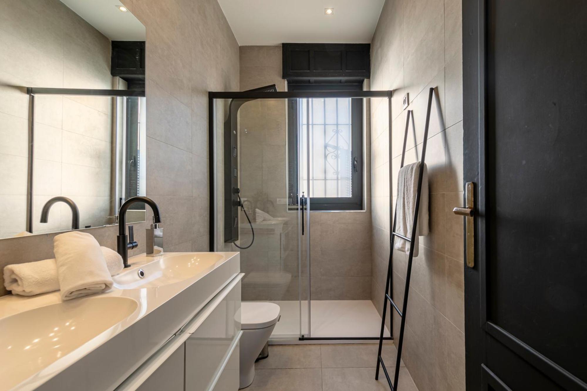 Isg Apartments Modern Atticpool At The Cathedralfree Parking Sevilla Exterior foto