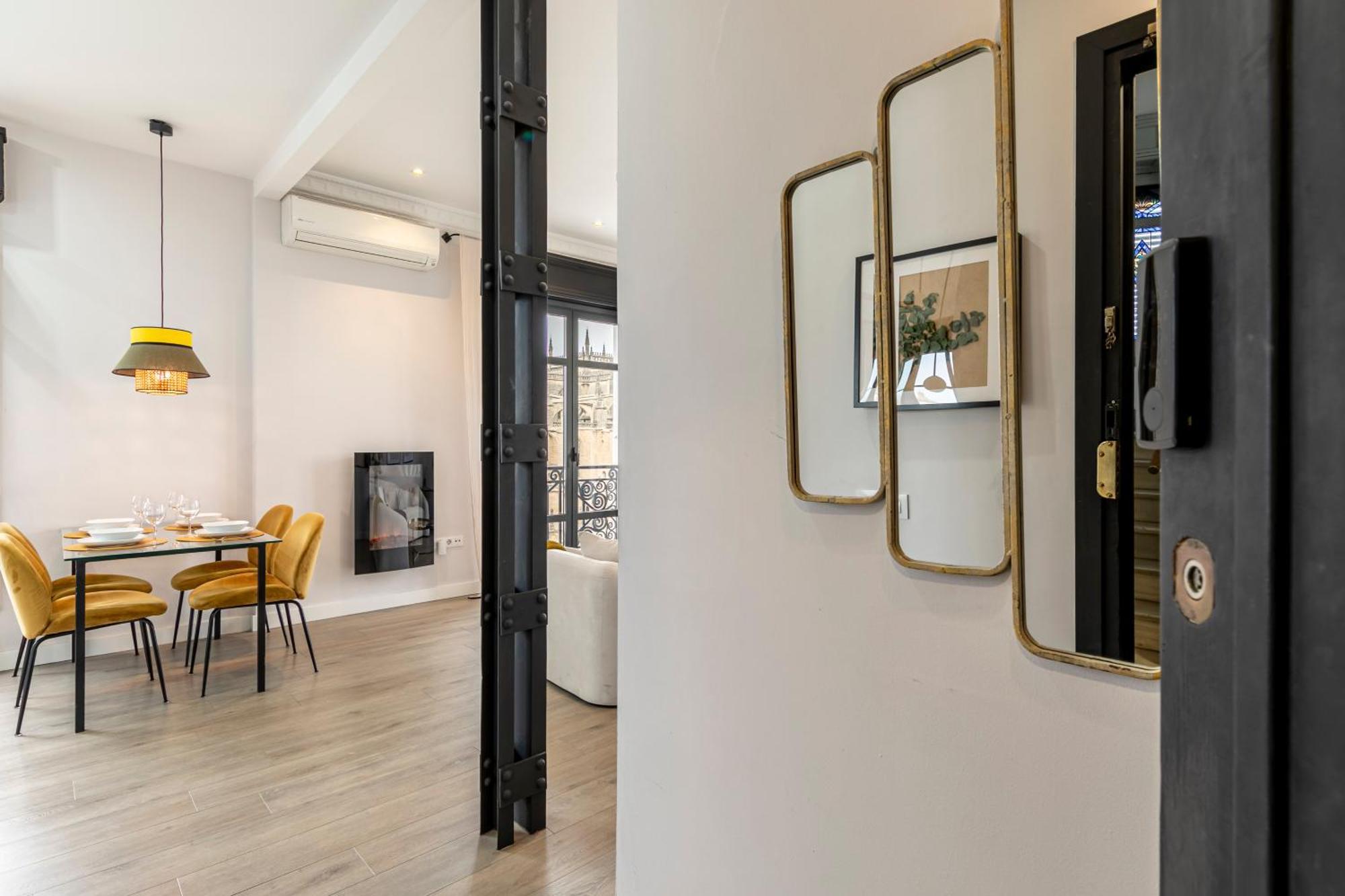 Isg Apartments Modern Atticpool At The Cathedralfree Parking Sevilla Exterior foto